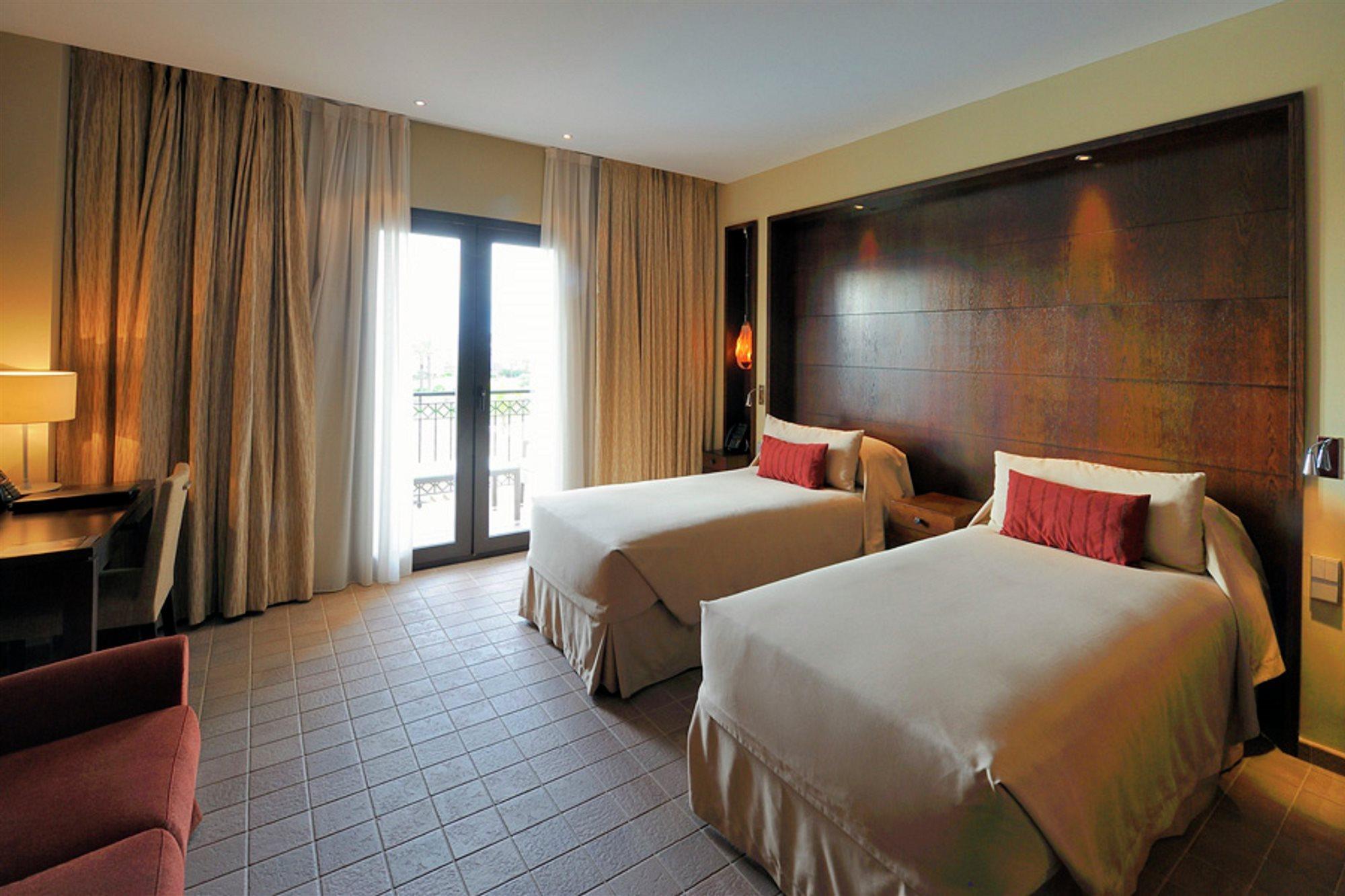 Doubletree By Hilton La Torre Golf Resort Roldan Exterior photo Deluxe room
