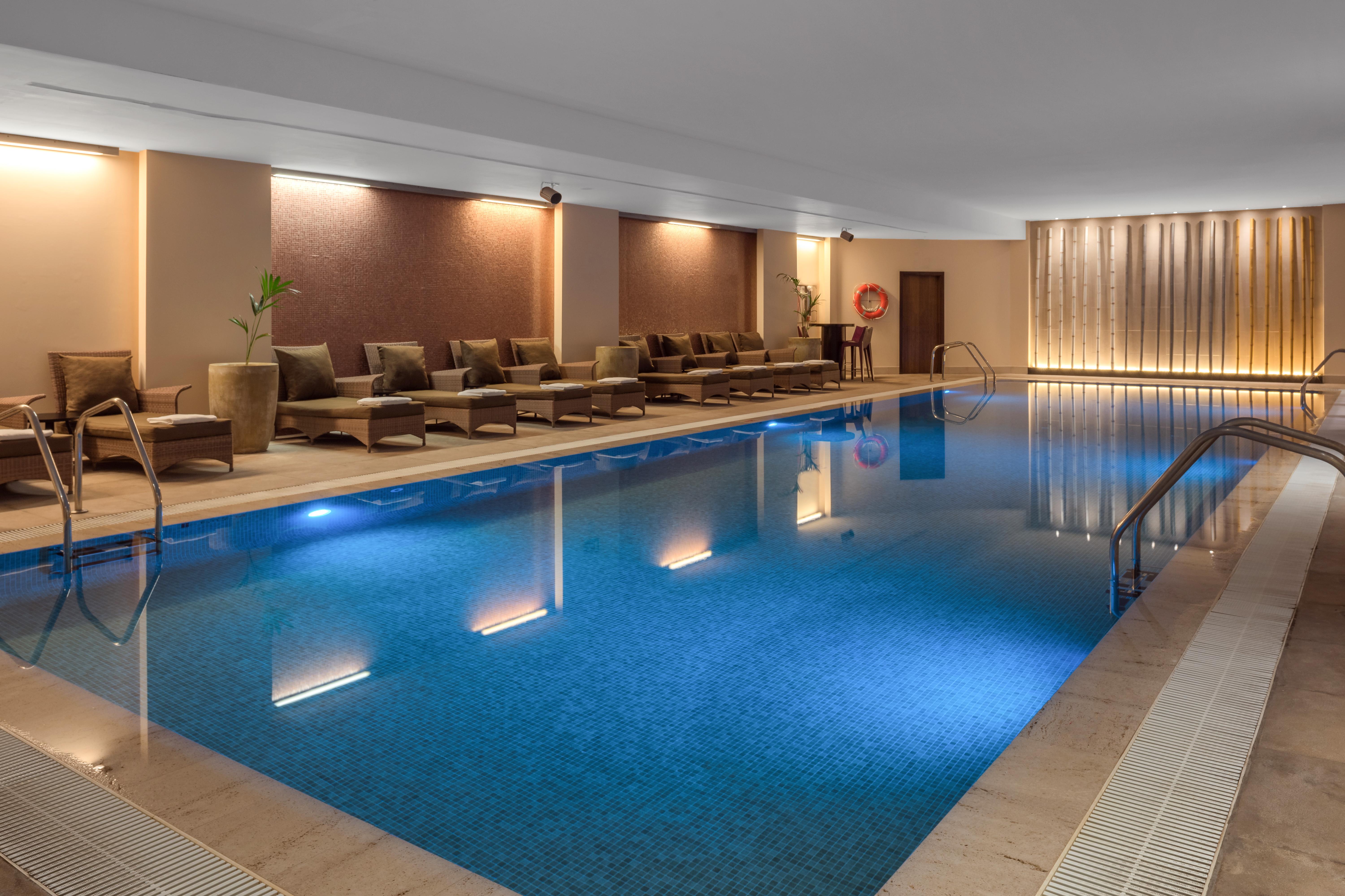 Doubletree By Hilton La Torre Golf Resort Roldan Exterior photo The swimming pool at the hotel