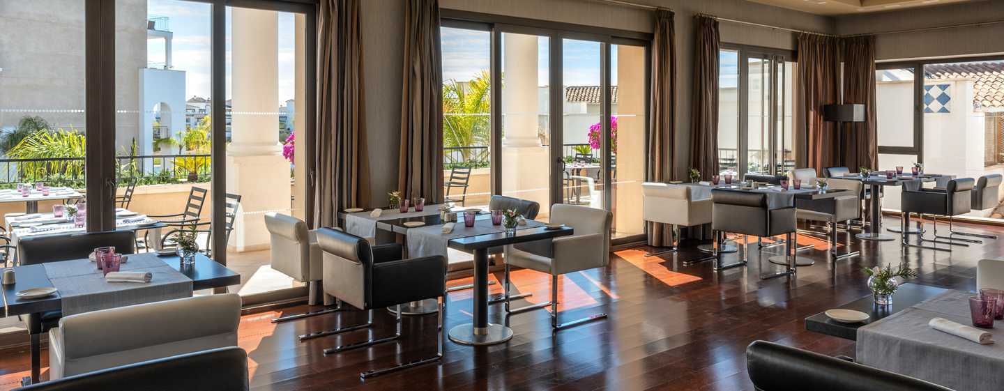 Doubletree By Hilton La Torre Golf Resort Roldan Exterior photo Restaurant