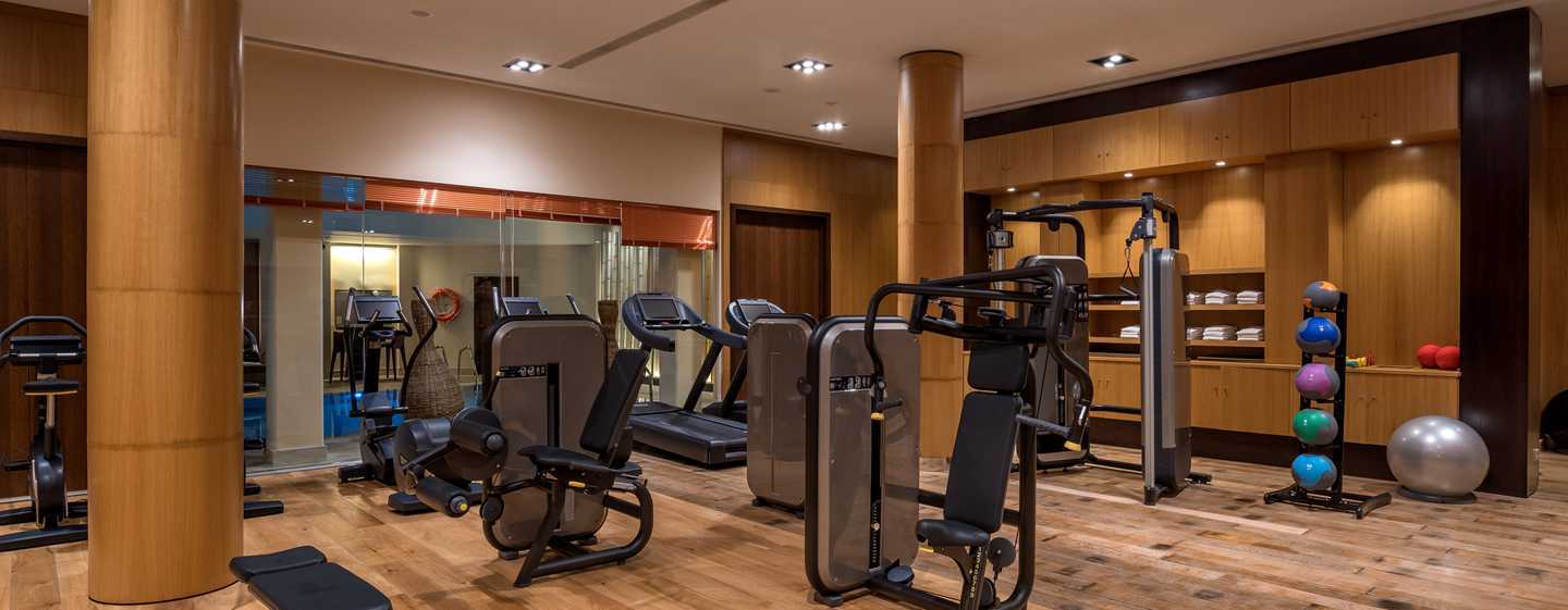 Doubletree By Hilton La Torre Golf Resort Roldan Exterior photo The gym at the hotel